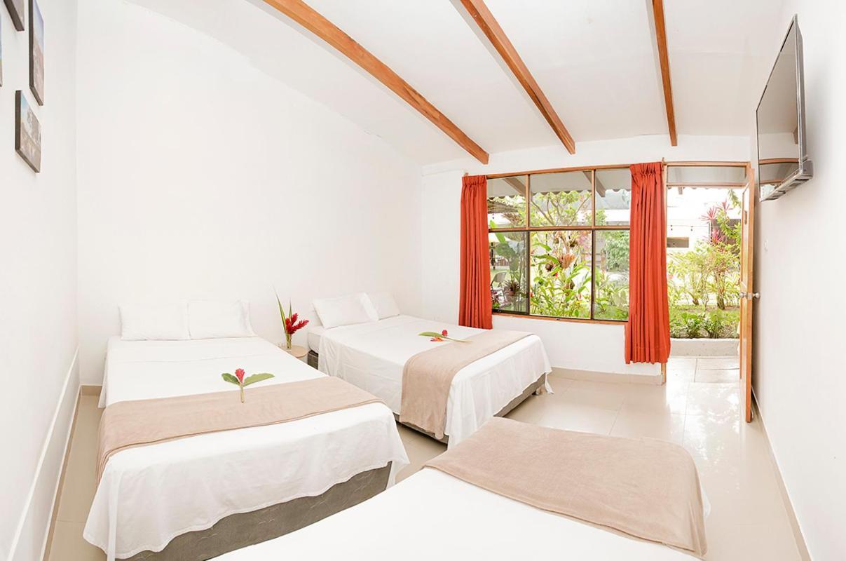 Country Club Eco Casajardin 호텔 모요밤바 외부 사진